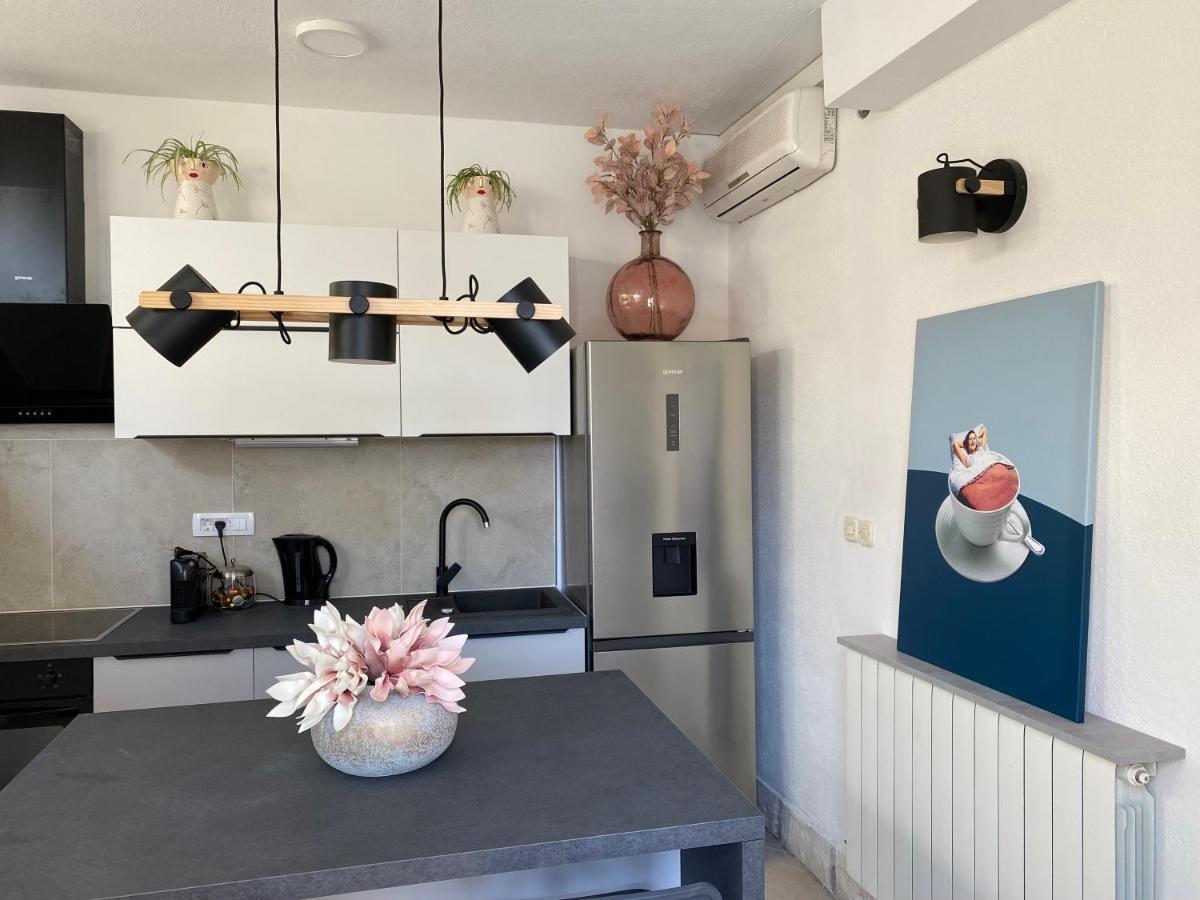 Bed and Breakfast Casa Benita Хвар Екстер'єр фото